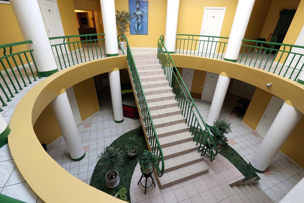 Hotel Vaivorykste Šiauliai Exteriér fotografie